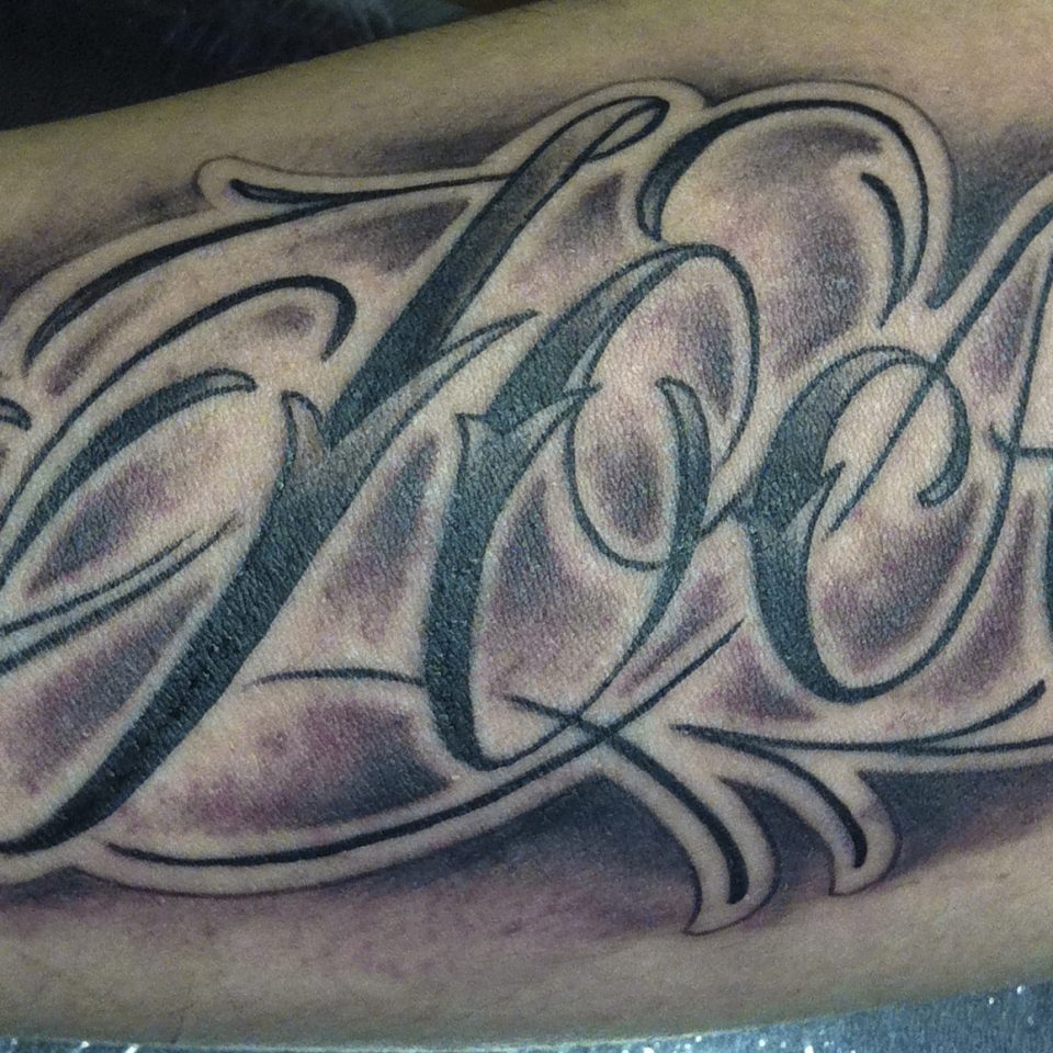 Tattoo lettering ‘Jose’ en blanco y negro